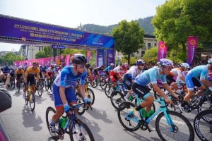九游娱乐-国内外顶尖骑手齐聚开州 汉丰湖上演 “速度与激情”|自行车|职业联赛|汉丰湖站|开州区融媒体中心|体育比赛_新浪体育_新浪新闻